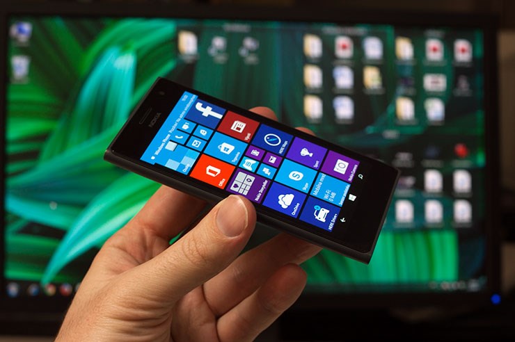 Nokia-Lumia-735-recenzija-iz-ruke-hands-on-review-20.jpg
